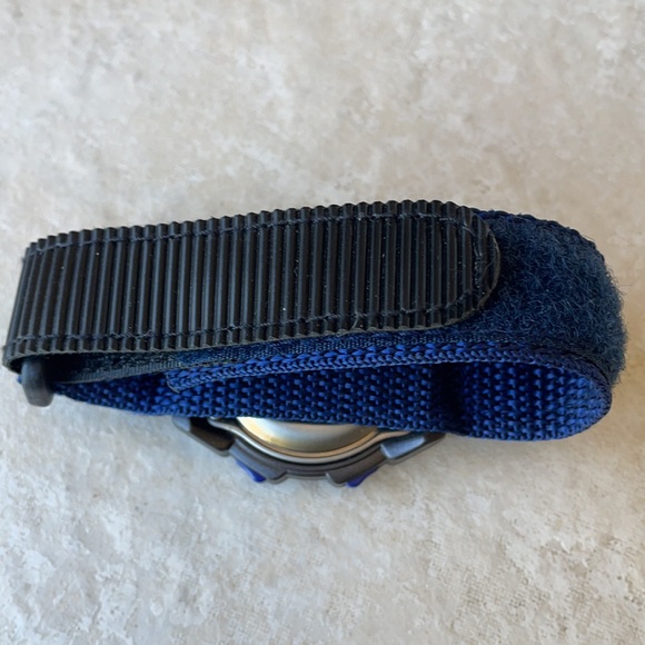 Armitron sports men battery water resistant 165ft chronograph alarm - Picture 5 of 6